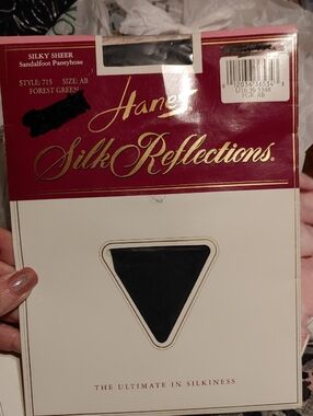 NWT Hanes Silk Reflections Sandal Foot Sz AB Forest Green Pantyhose